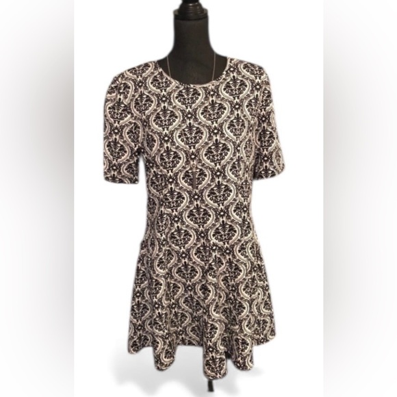 NEW•L•Stunning Damask Black/White Fit & Flare Dress - Picture 3 of 9